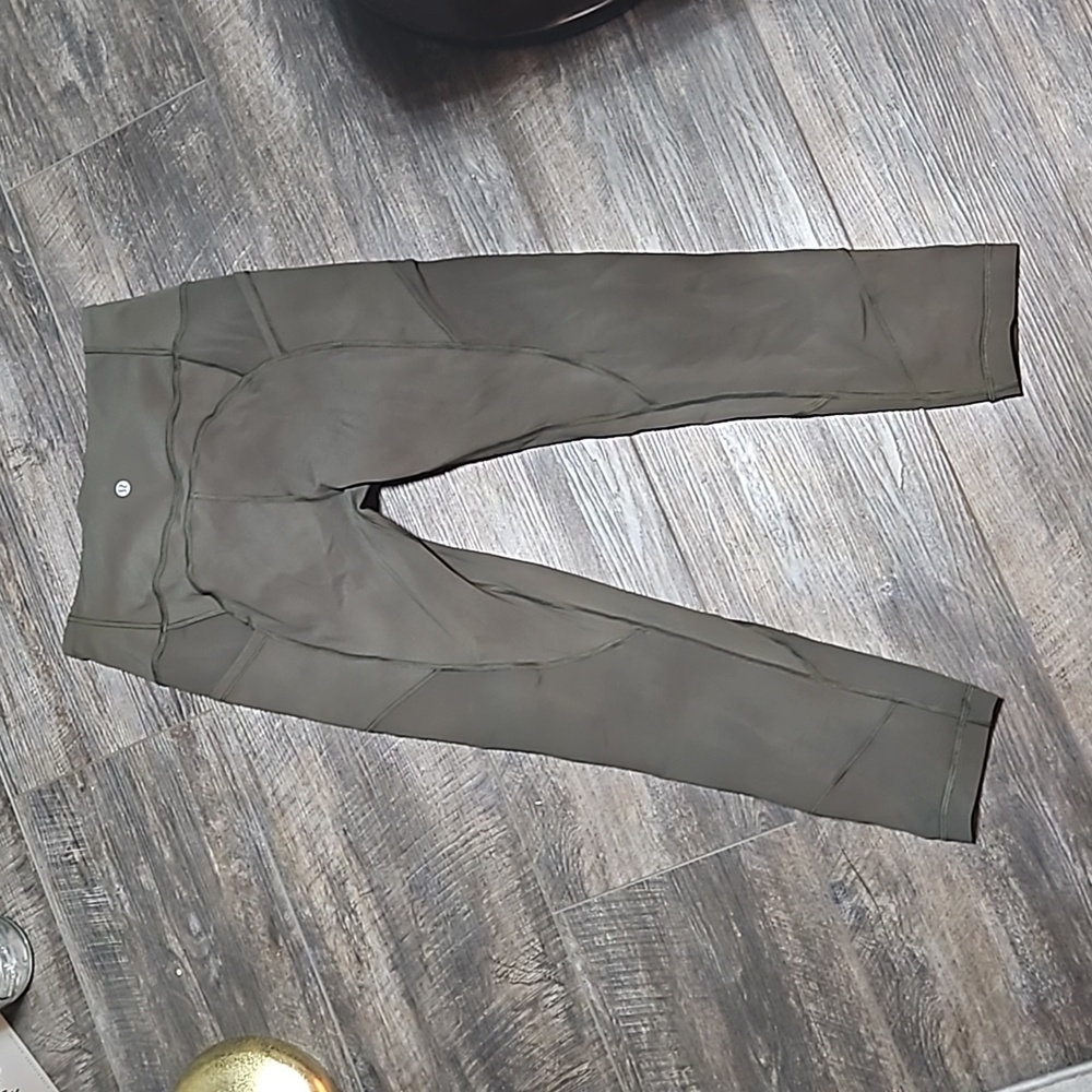 Lululemon in movement leggings 25'